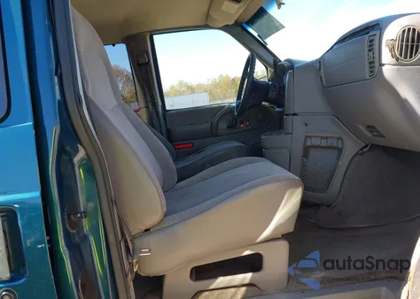 2003 Chevrolet Astro from USA, damaged, VIN 1GNDM19X63B132353